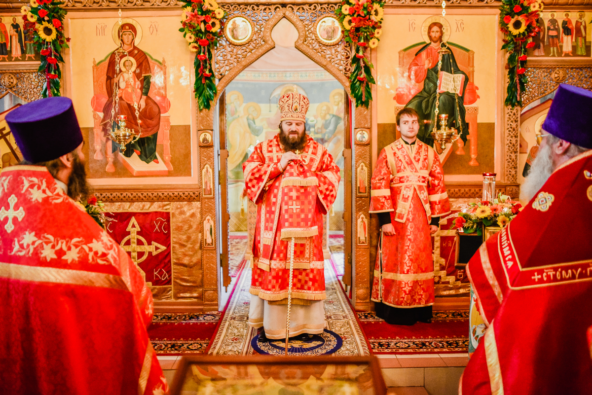 Престольный праздник в храме святых бессребреников Космы и Дамиана в Космодемьянском
