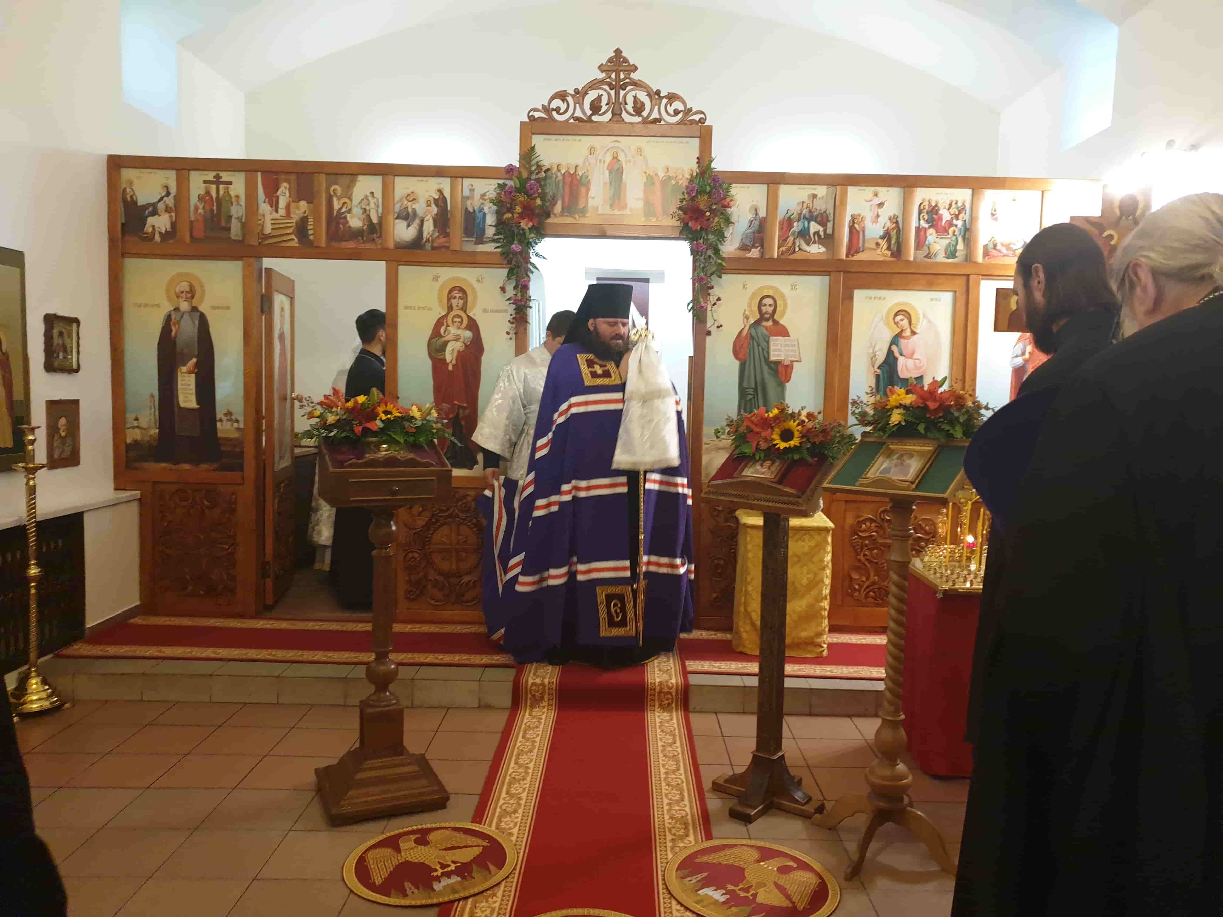 Управляющий викариатством освятил храм и совершил Божественную литургию на Химкинском кладбище